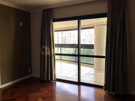 Apartamento para locação com 400m² e 4 suítes no Villaggio Panamby - São Paulo SP