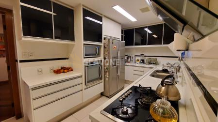 Apartamento para venda com 208m² no Villaggio Panamby em andar alto - São Paulo SP