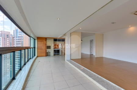 Cobertura para venda ou locação no Villaggio Panamby, 415m² e 4 suítes - São Paulo SP