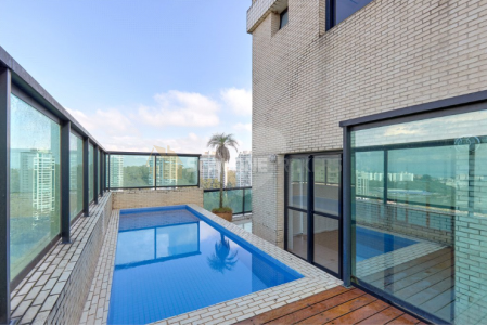 Cobertura para venda ou locação no Villaggio Panamby, 415m² e 4 suítes - São Paulo SP