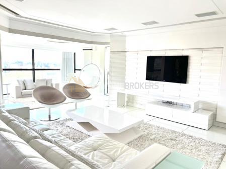 Apartamento para venda com 241m² e 3 suítes em andar alto no Villaggio Panamby - São Paulo SP