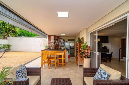 Casa de alto padrão com 3 suítes para venda ou locação no Condomínio Quinta do Golfe em Ribeirão Preto