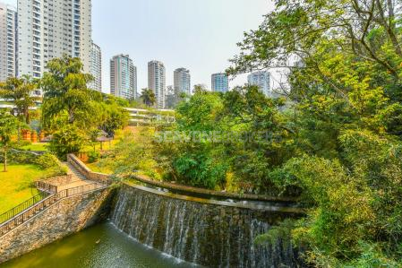 Apartamento para venda com 241m² e 3 suítes em andar alto no Villaggio Panamby - São Paulo SP