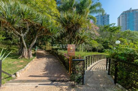 Apartamento para venda com 241m² e 3 suítes em andar alto no Villaggio Panamby - São Paulo SP