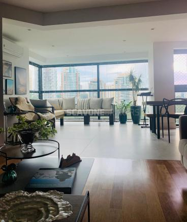 Apartamento para venda ou locação com 241m² e 4 suítes no Villaggio Panamby - São Paulo SP