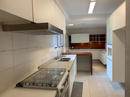 Apartamento para venda e locação no Villaggio Panamby com 210m² e 3 suítes em andar alto- São Paulo SP