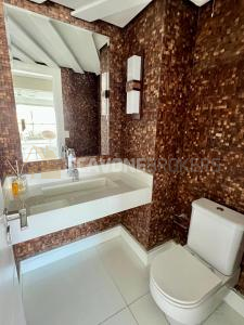 Apartamento para venda com 241m² e 3 suítes em andar alto no Villaggio Panamby - São Paulo SP