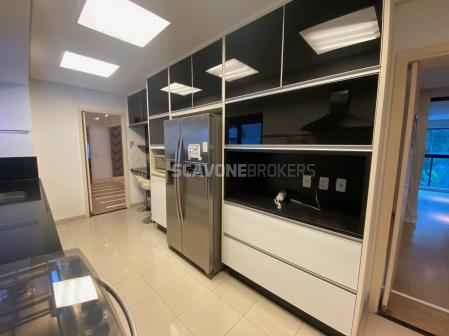 Apartamento para locação com 226m² e 4 suítes no Villaggio Panamby com linda vista