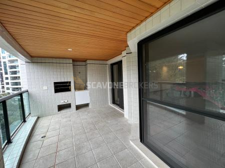 Apartamento para locação com 241 m² e 4 suítes no Villaggio Panamby com linda vista