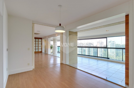 Cobertura para venda ou locação no Villaggio Panamby, 415m² e 4 suítes - São Paulo SP