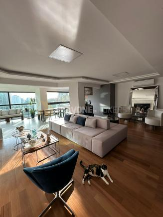 Apartamento para venda ou locação com 241m² e 4 suítes no Villaggio Panamby - São Paulo SP