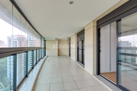 Cobertura para venda ou locação no Villaggio Panamby, 415m² e 4 suítes - São Paulo SP