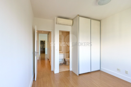 Cobertura para venda ou locação no Villaggio Panamby, 415m² e 4 suítes - São Paulo SP