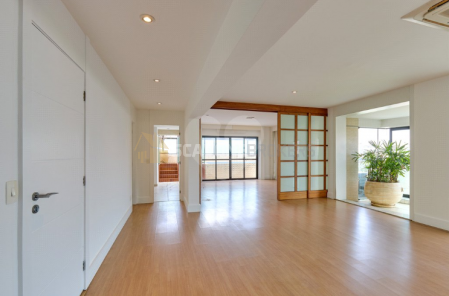 Cobertura para venda ou locação no Villaggio Panamby, 415m² e 4 suítes - São Paulo SP
