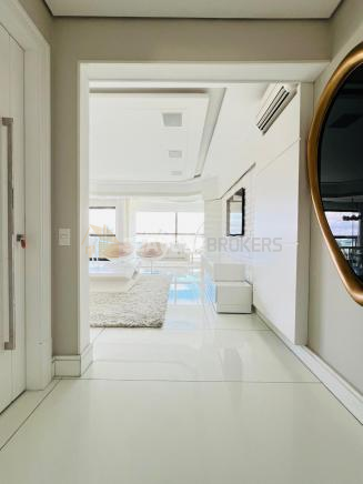Apartamento para venda com 241m² e 3 suítes em andar alto no Villaggio Panamby - São Paulo SP