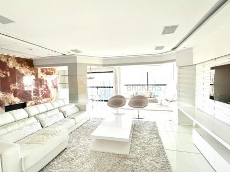 Apartamento para venda com 241m² e 3 suítes em andar alto no Villaggio Panamby - São Paulo SP