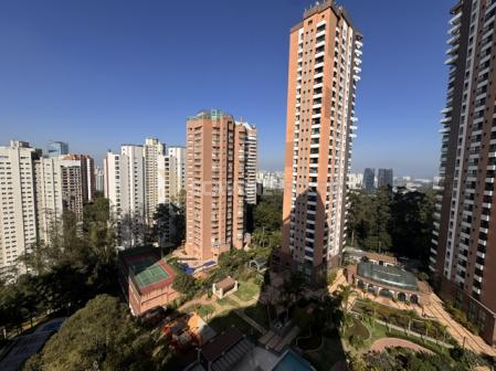 Apartamento no Voo do Tangará com 240m² e 3 suítes para locação no Panamby, São Paulo - SP