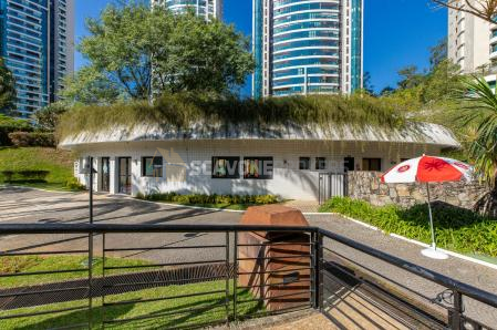 Apartamento para venda com 241m² e 3 suítes em andar alto no Villaggio Panamby - São Paulo SP