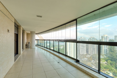 Cobertura para venda ou locação no Villaggio Panamby, 415m² e 4 suítes - São Paulo SP