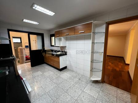 Apartamento para locação com 241 m² e 4 suítes no Villaggio Panamby com linda vista