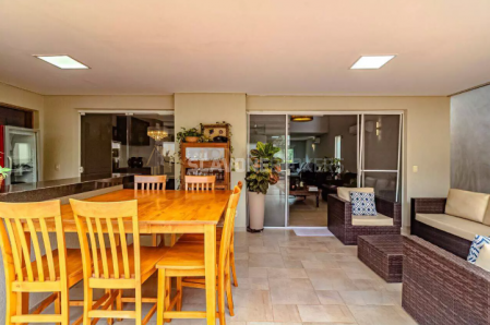 Casa de alto padrão com 3 suítes para venda ou locação no Condomínio Quinta do Golfe em Ribeirão Preto