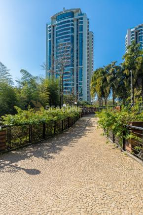 Apartamento para venda com 241m² e 3 suítes em andar alto no Villaggio Panamby - São Paulo SP