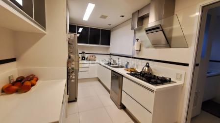Apartamento para venda com 208m² no Villaggio Panamby em andar alto - São Paulo SP