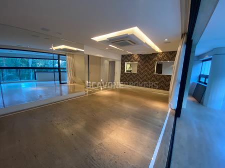 Apartamento para locação com 226m² e 4 suítes no Villaggio Panamby com linda vista