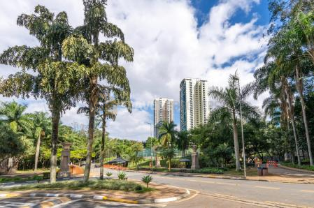 Apartamento para venda com 241m² e 3 suítes em andar alto no Villaggio Panamby - São Paulo SP