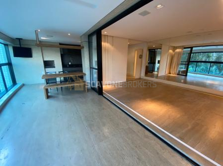 Apartamento para locação com 226m² e 4 suítes no Villaggio Panamby com linda vista