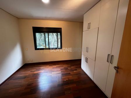 Apartamento para locação com 241 m² e 4 suítes no Villaggio Panamby com linda vista