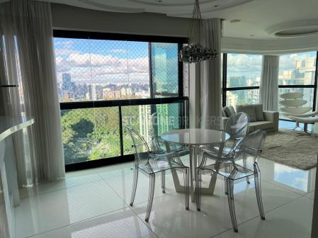 Apartamento para venda com 241m² e 3 suítes em andar alto no Villaggio Panamby - São Paulo SP