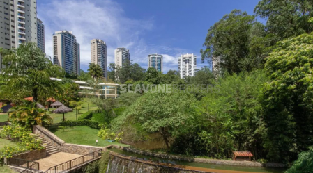 Apartamento para venda com 241m² e 3 suítes em andar alto no Villaggio Panamby - São Paulo SP