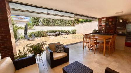 Casa de alto padrão com 3 suítes para venda ou locação no Condomínio Quinta do Golfe em Ribeirão Preto