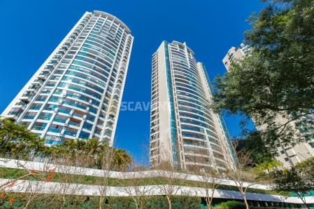 Apartamento para venda com 241m² e 3 suítes em andar alto no Villaggio Panamby - São Paulo SP