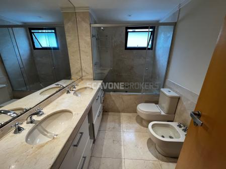 Apartamento para locação com 241 m² e 4 suítes no Villaggio Panamby com linda vista